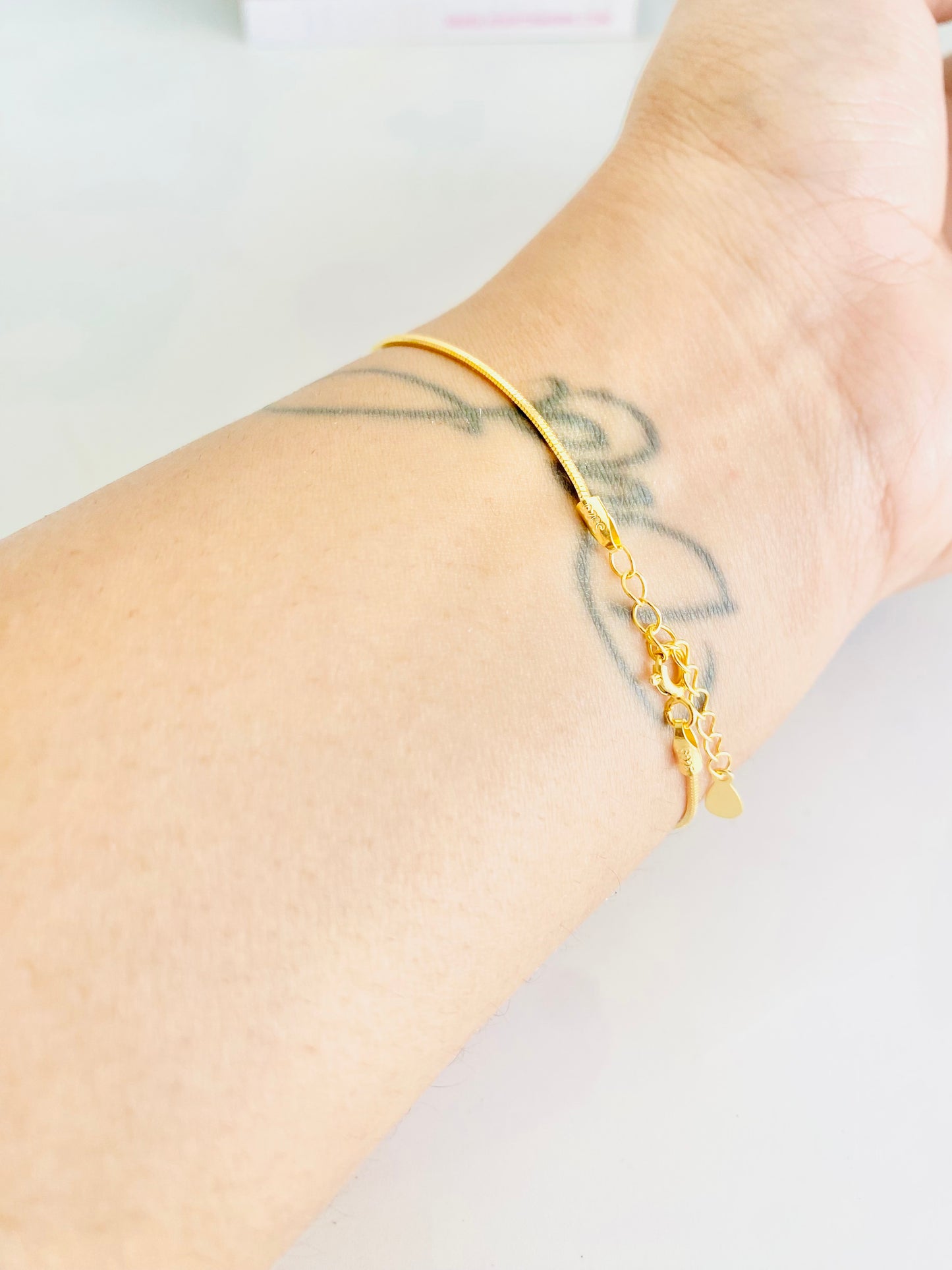 Bracelet minimaliste en argent 925 avec une seule couche d'or