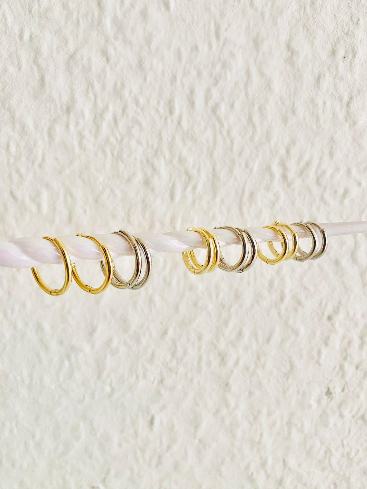 Boucles d'oreilles créoles Huggie Basic en argent 925 pour femme, plaquées or 18 carats, pour piercing du lobe de l'oreille ou du cartilage, cadeaux pour elle.