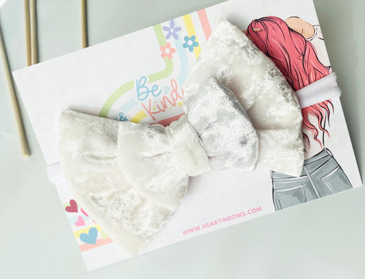 Hand-Stitched Velvet Baby Bow: Newborn Hairband for Photoshoots