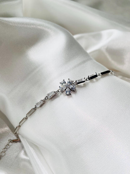 Bracelet en argent avec fleur de clochettes, argent, bracelet chaîne, argent 925, bracelet pour femme, femmes, cadeaux uniques pour elle, cadeaux