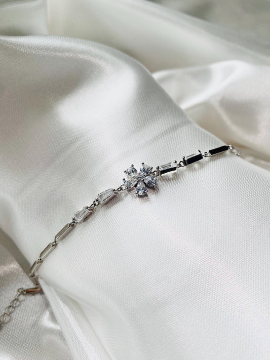Bracelet en argent avec fleur de clochettes, argent, bracelet chaîne, argent 925, bracelet pour femme, femmes, cadeaux uniques pour elle, cadeaux