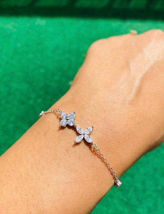 Bracelet en argent Theodora à deux fleurs, argent, bracelet chaîne, argent 925, bracelet pour femme, femmes, cadeaux uniques pour elle, cadeaux
