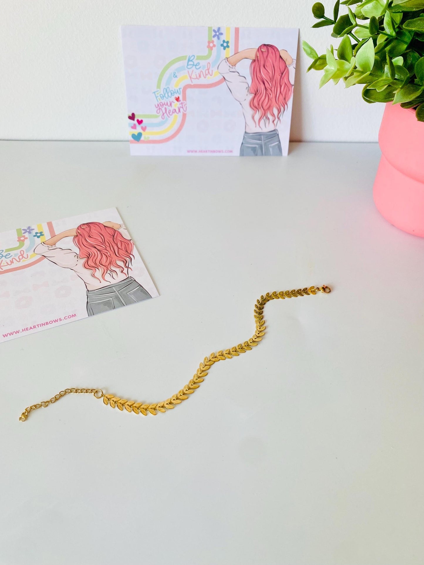 Gold Leaf Bracelet: Stainless Steel Chain, Minimalist Style