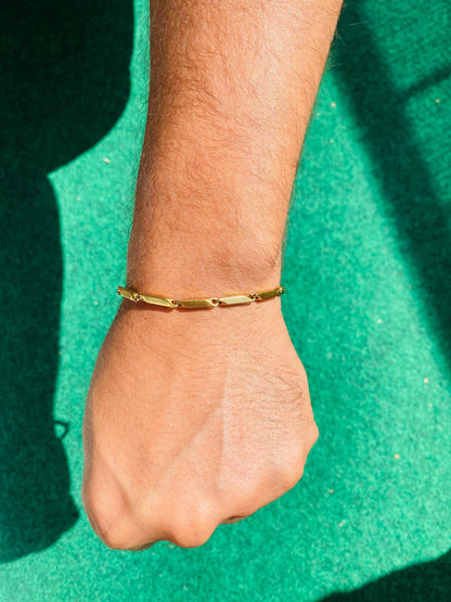 Ash & Alloy Chain Bracelet: 18K Plated Stainless Steel, Unisex