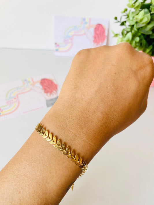 Gold Leaf Bracelet: Stainless Steel Chain, Minimalist Style