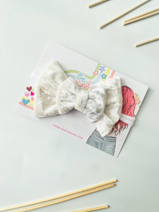 Hand-Stitched Velvet Baby Bow: Newborn Hairband for Photoshoots